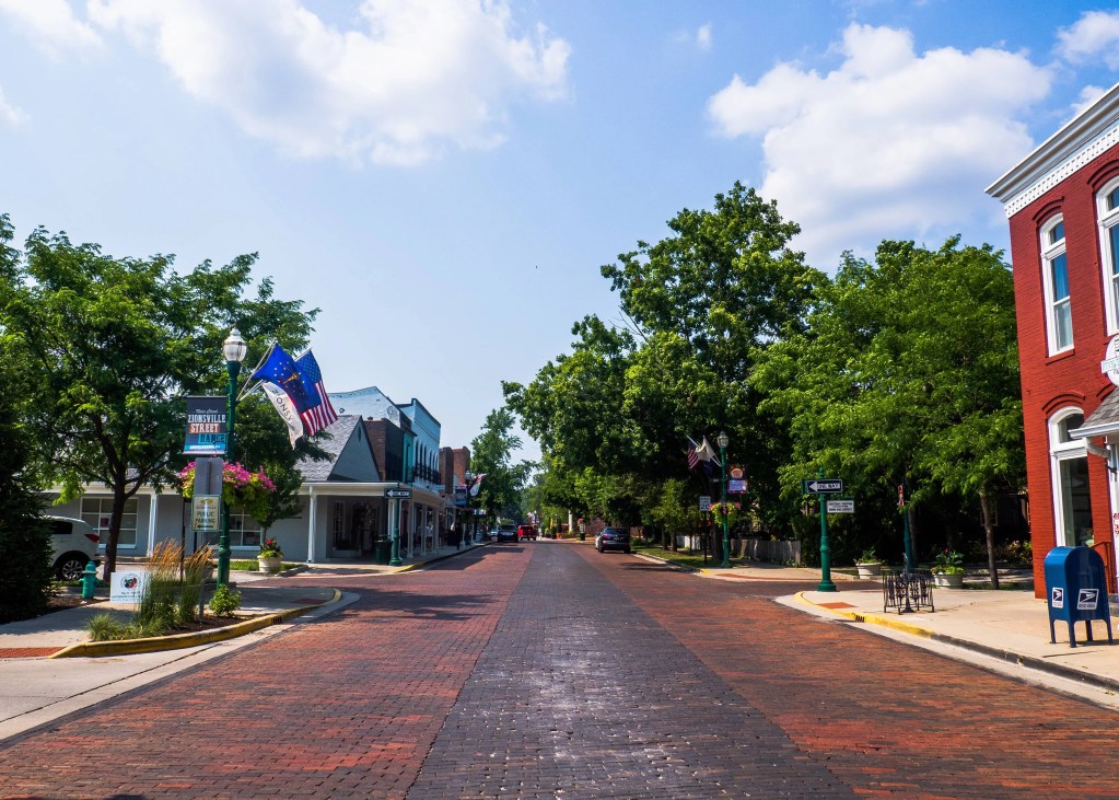 Zionsville IN Street view of Zionsville, IN